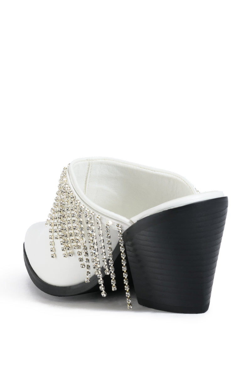 AZALEA WANG SPIRIT SLIP ON CLOG IN WHITE