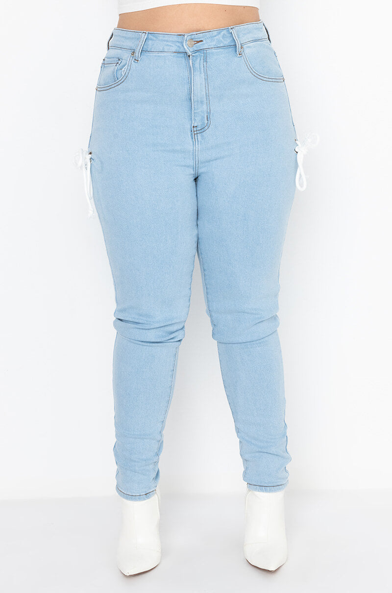 PEEK-A-BOOTY SKINNY JEANS